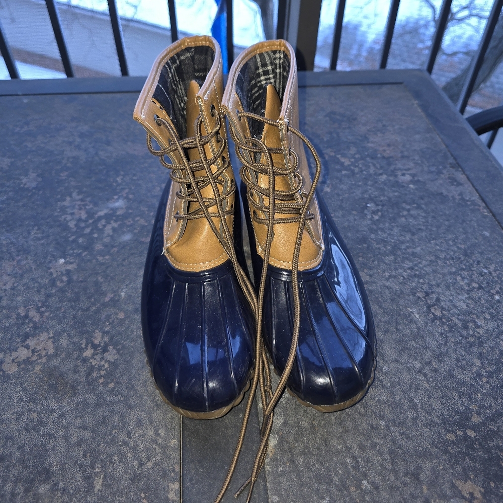Duckie winter boots